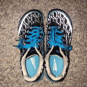 Altra Women’s Torin IQ Running Shoe!